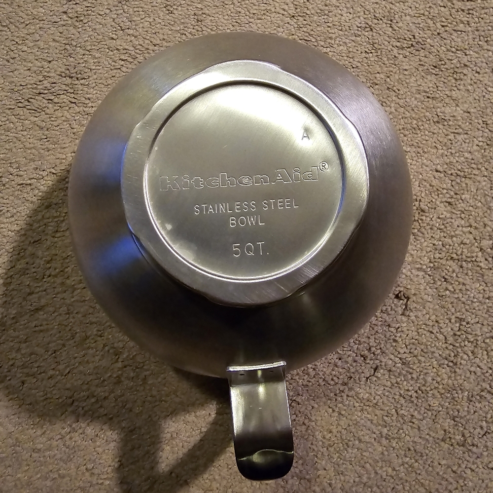 Kitchen Aid 5 quart standard mixing bowl
